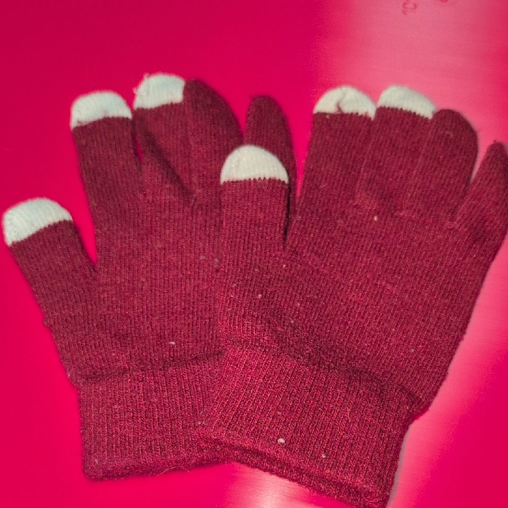 ❤️‍🔥10/$10❤️‍🔥 Touchscreen Knit Gloves in Burgundy with Gray Tips